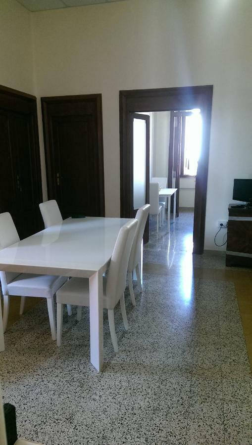 Palazzo Don Ruggiero Hotel San Ferdinando di Puglia Bagian luar foto